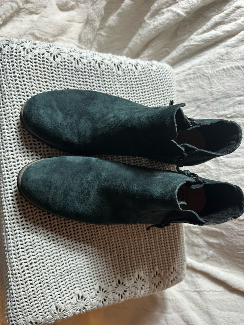 Reef Dark green suede ankle boots with zipper size 8.5